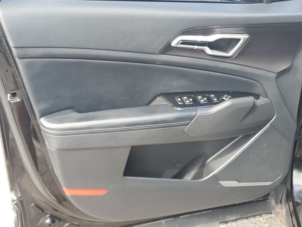 Used 2023 Fusion Black Kia EX image 5