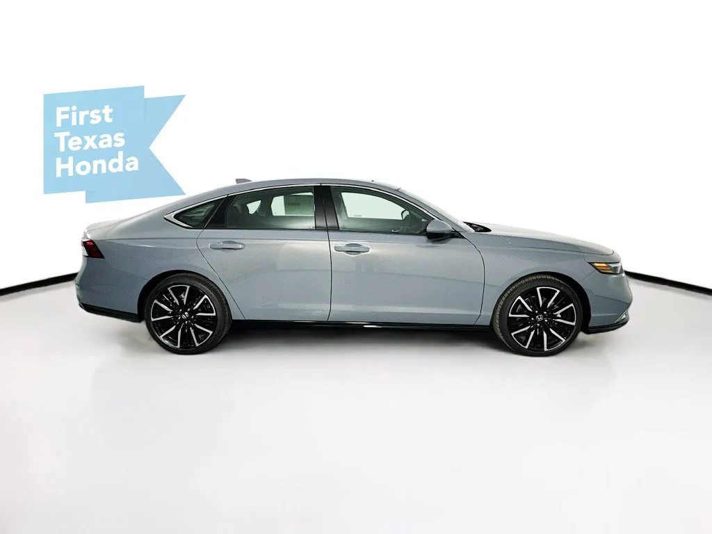 New 2026 Urban Gray Pearl Honda Touring image 8