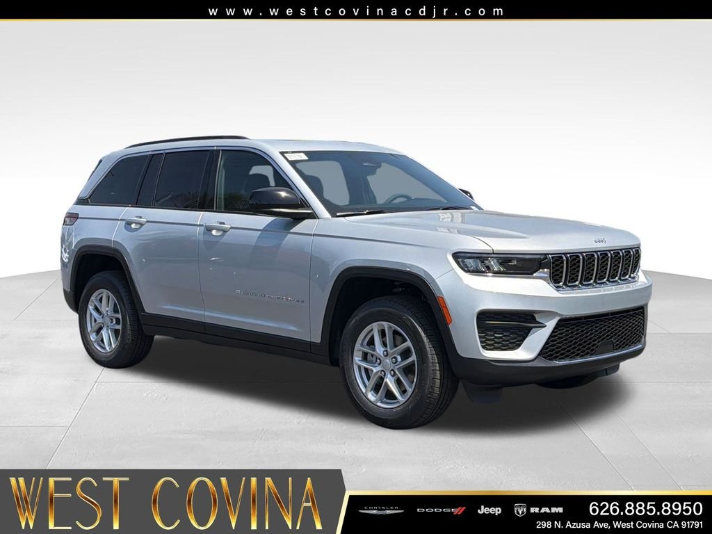 New 2026 Silver Zynith Exterior Paint Jeep Laredo X image 7