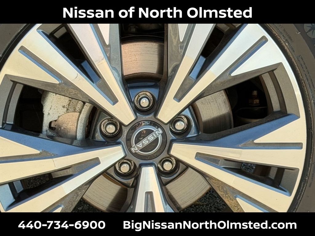 Certified Used 2023 Scarlet Nissan SV image 29