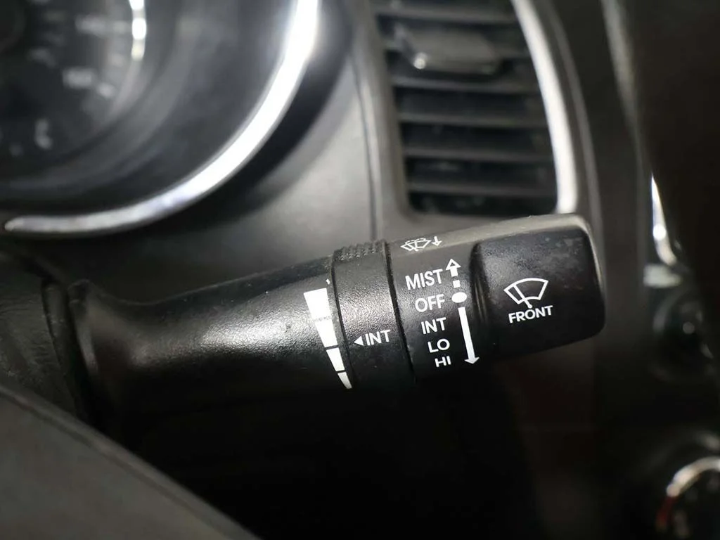 Used 2016 White Kia LX image 33