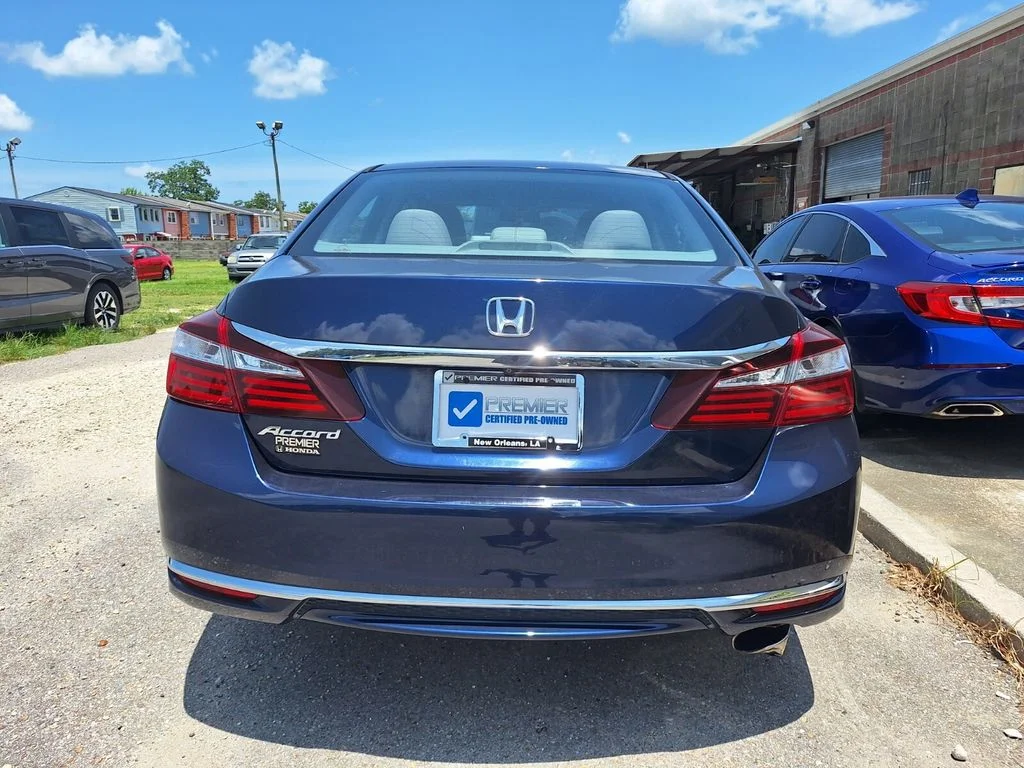 Certified Used 2017 Still Night Pearl Honda LX image 4