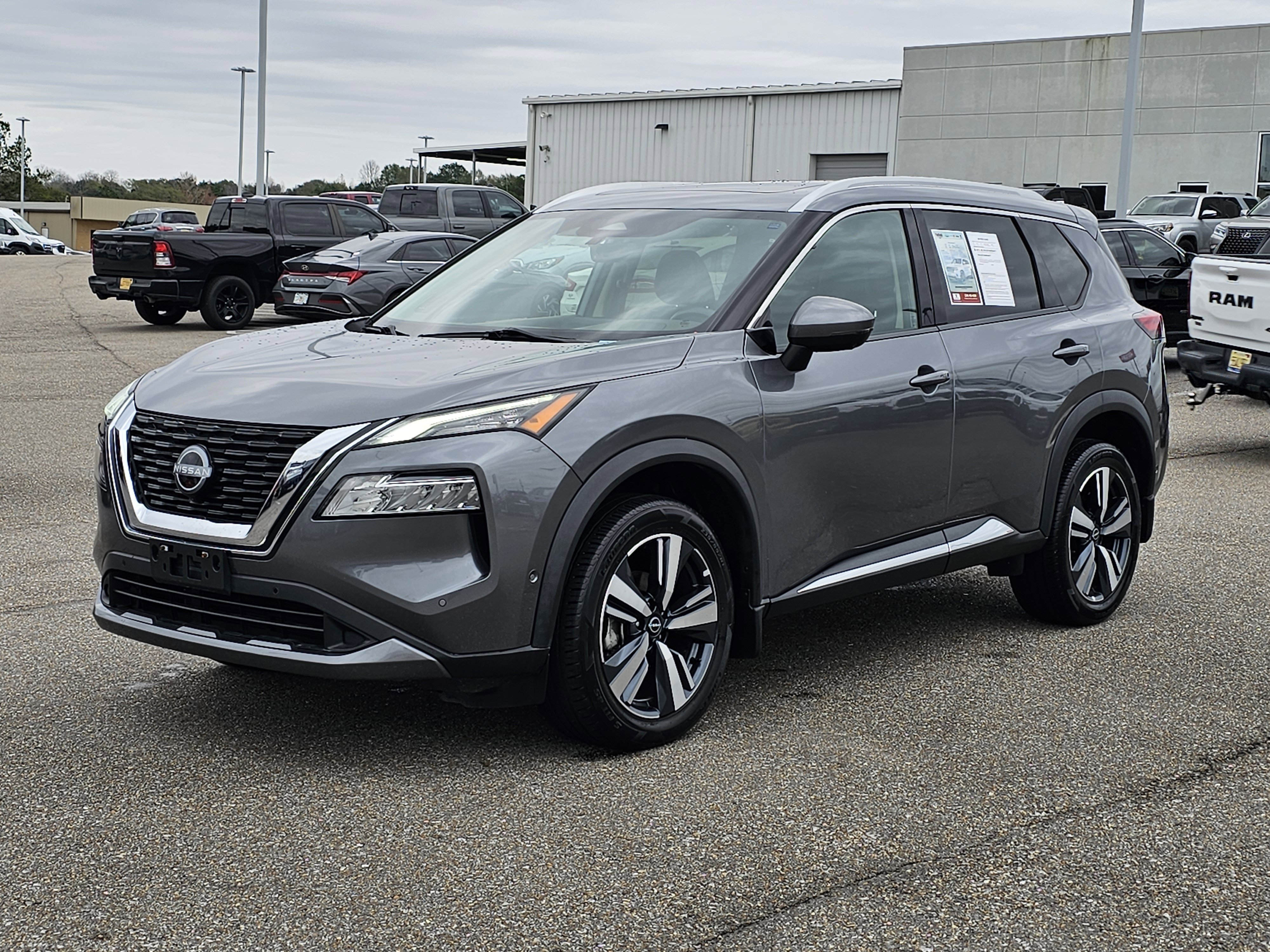 2023 Nissan Rogue SL
