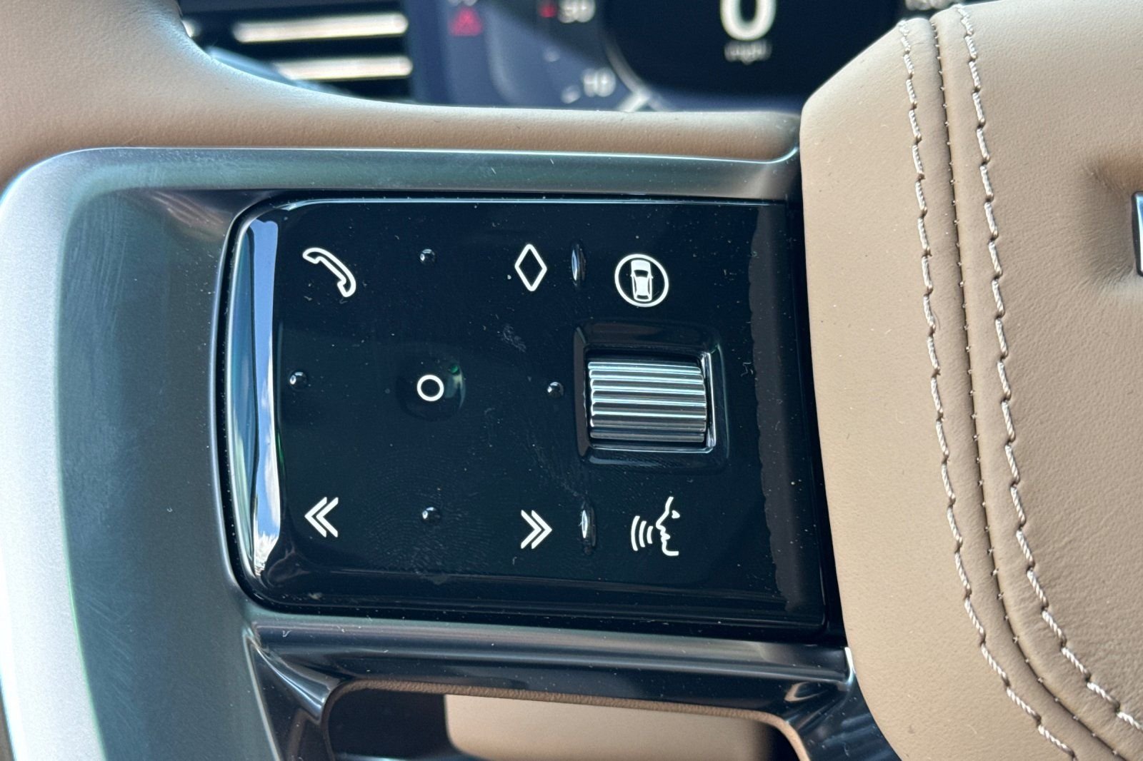 New 2026 Belgravia Green Land Rover SE image 27