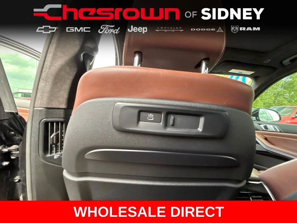 Used 2020 Black BMW xDrive40i image 32