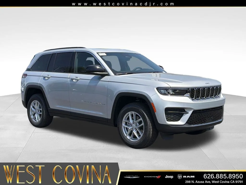New 2026 Silver Zynith Jeep Laredo X image 7