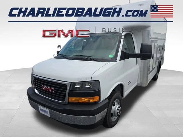 2025 GMC Savana Cutaway