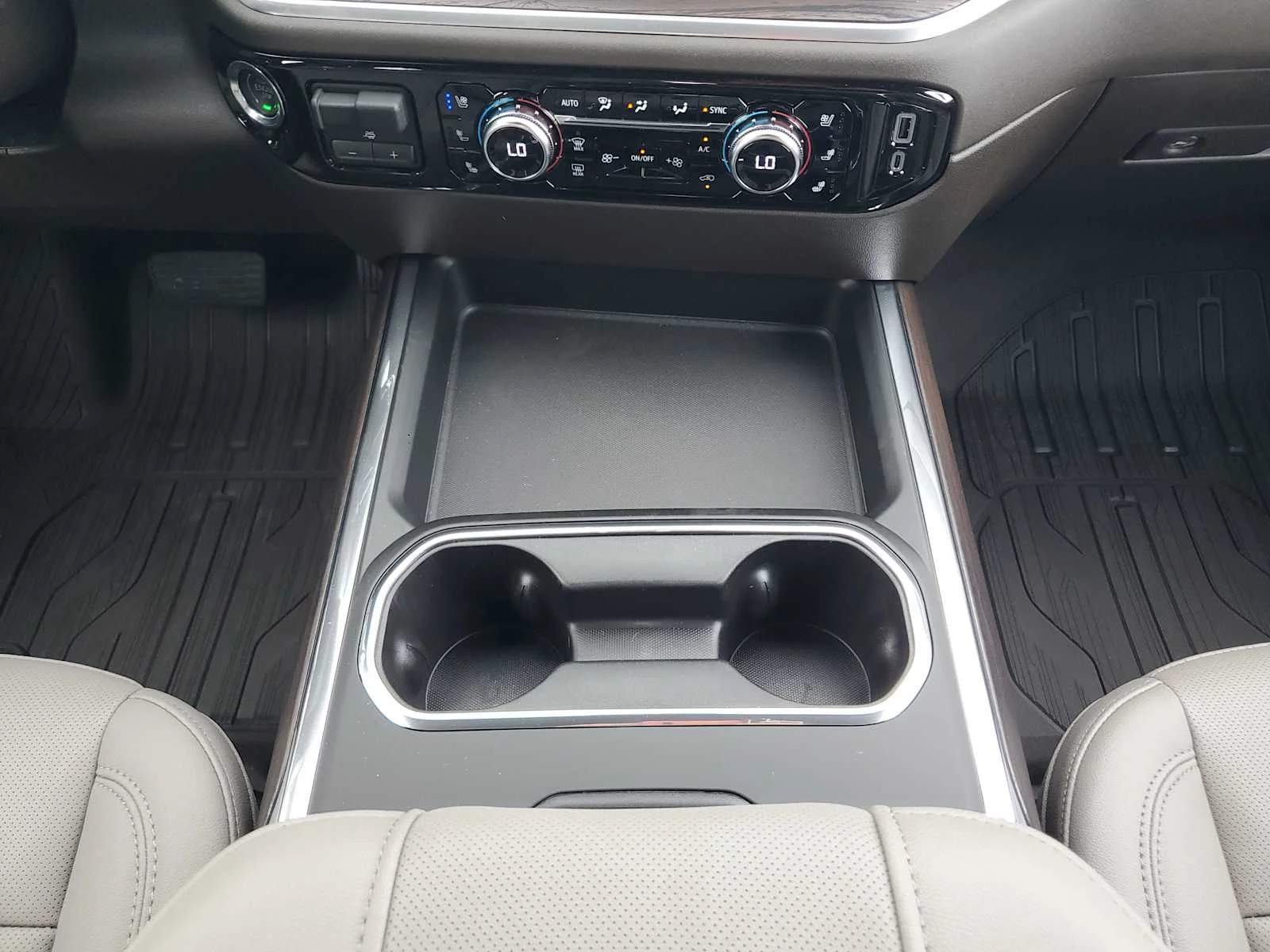 New 2026 Glacier White Tricoat GMC SLT image 40