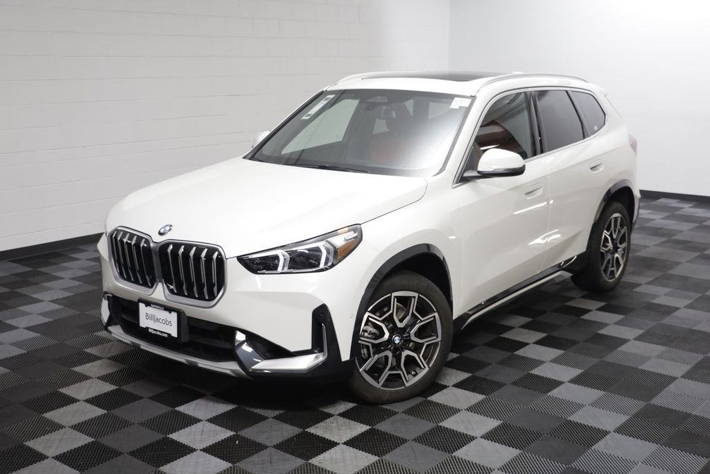 Certified Used 2025 Alpine White BMW xDrive28i image 2