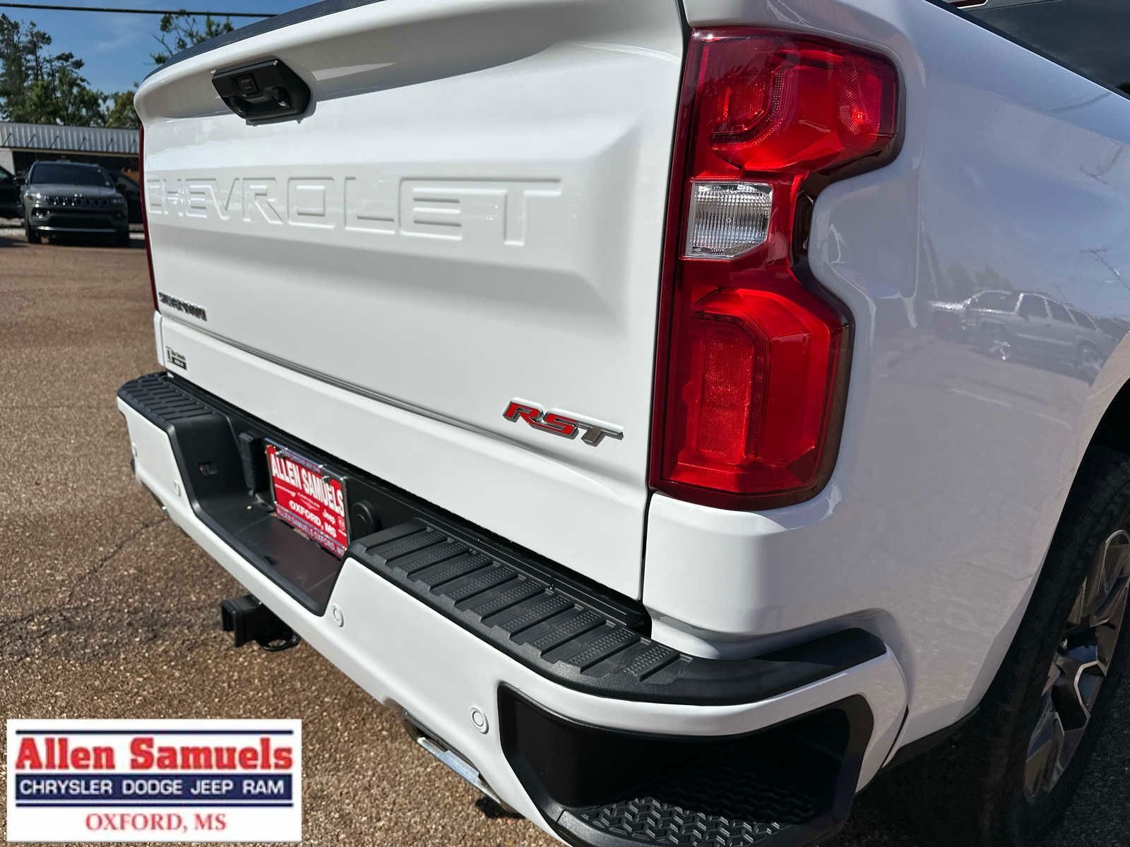Used 2024 White Chevrolet RST image 9