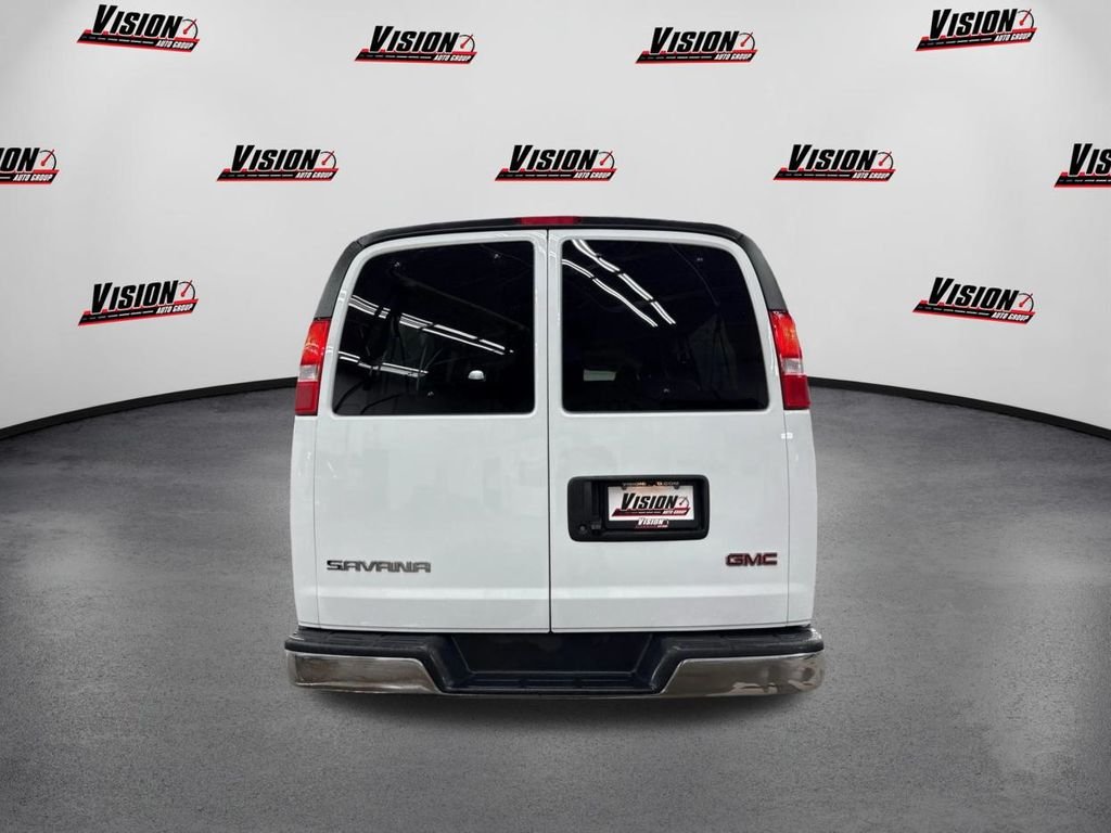 Used 2025 White GMC LT image 6