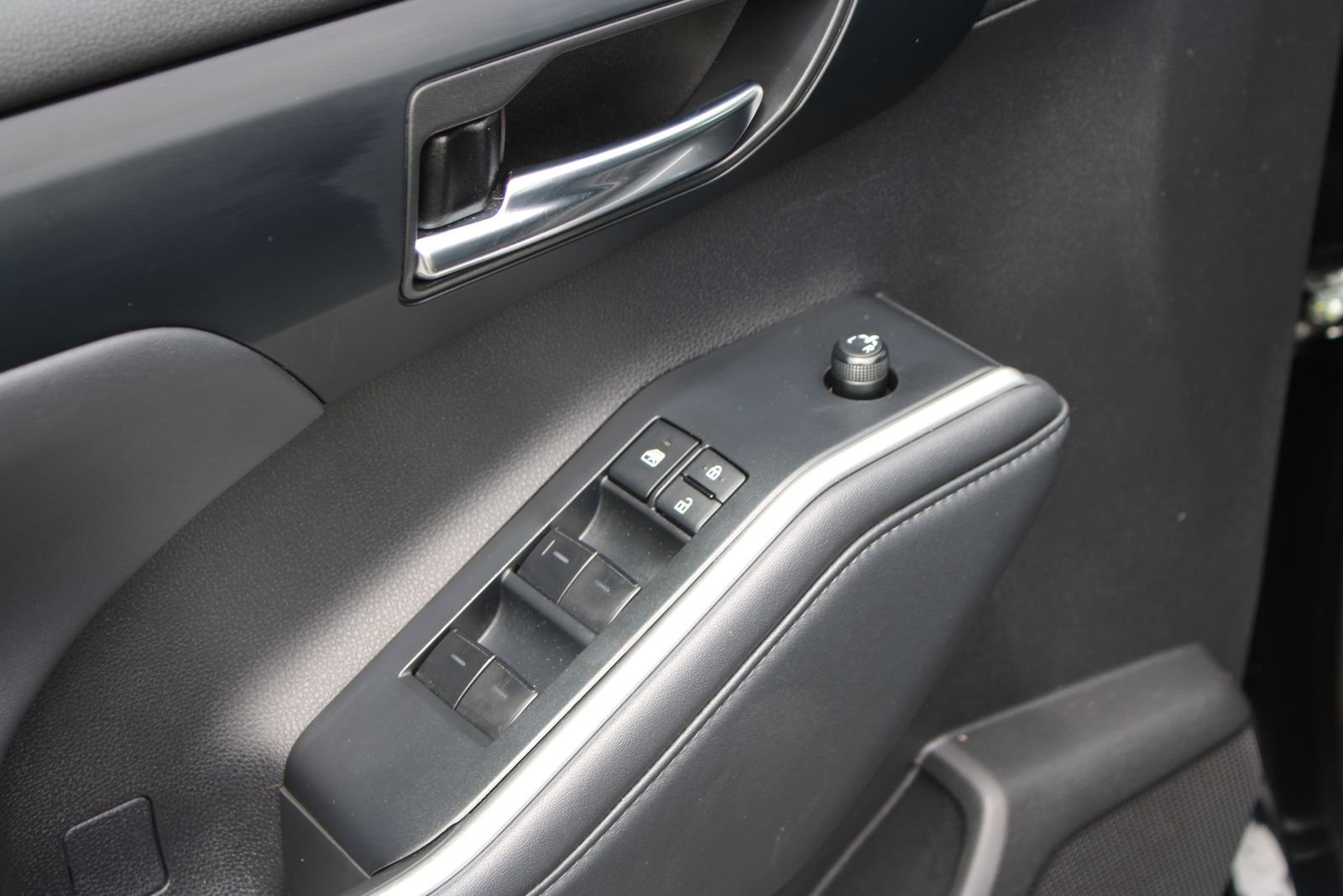 Used 2022 Black Toyota XLE image 21