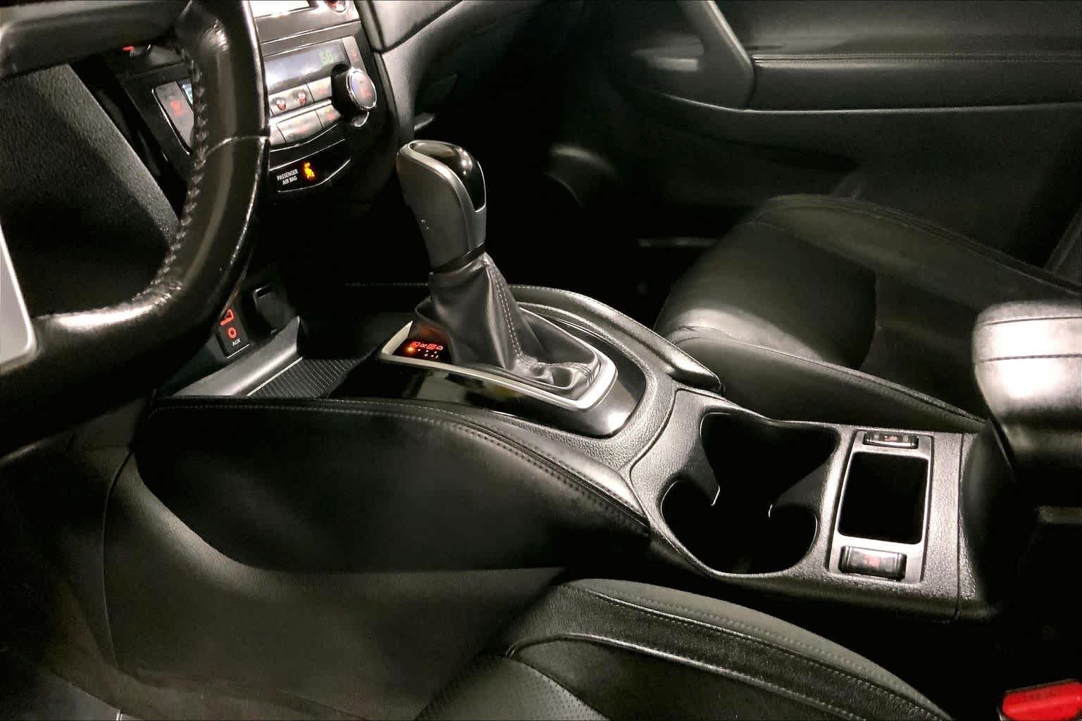 Used 2017 Gun Metallic Nissan SL image 17