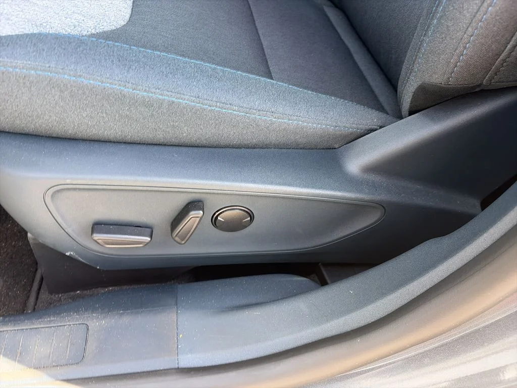 Used 2025 Gray Ford XLT image 13