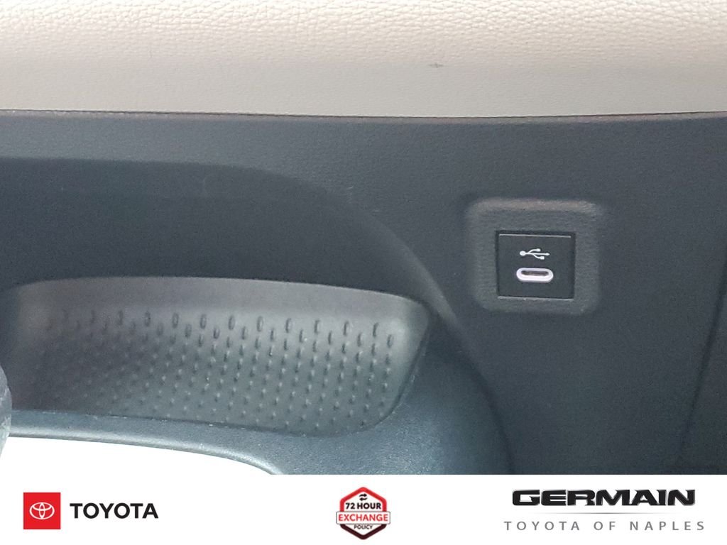 2023 Toyota Corolla LE - Photo 32