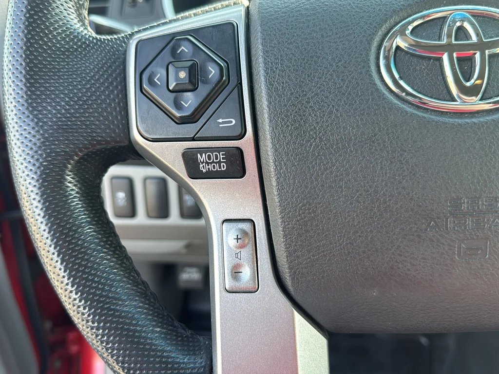 Used 2015 Red Toyota Base image 33