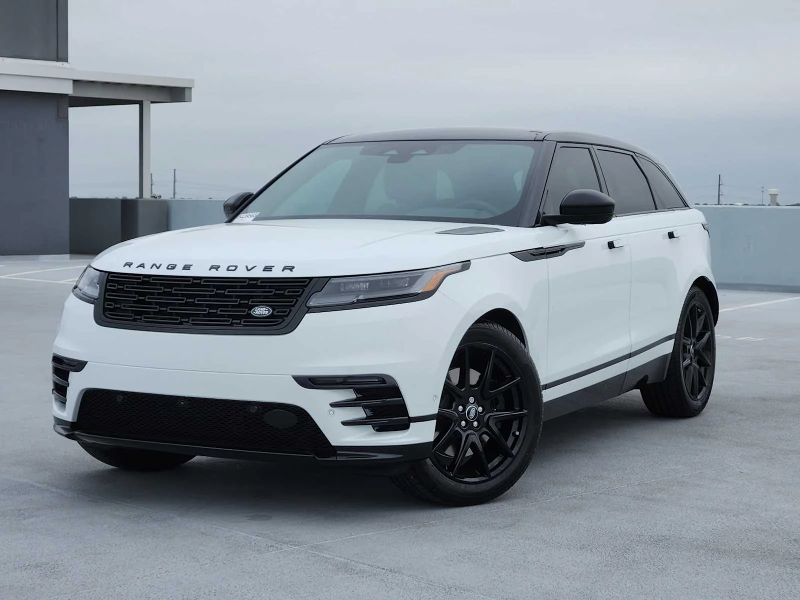 2026 Land Rover Range Rover Velar P250 Dynamic SE's photo