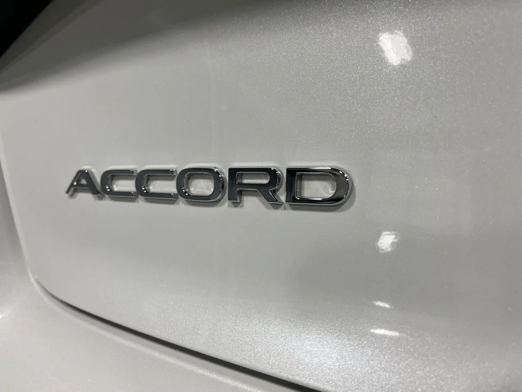 Certified Used 2023 Platinum White Pearl Honda EX-L image 33