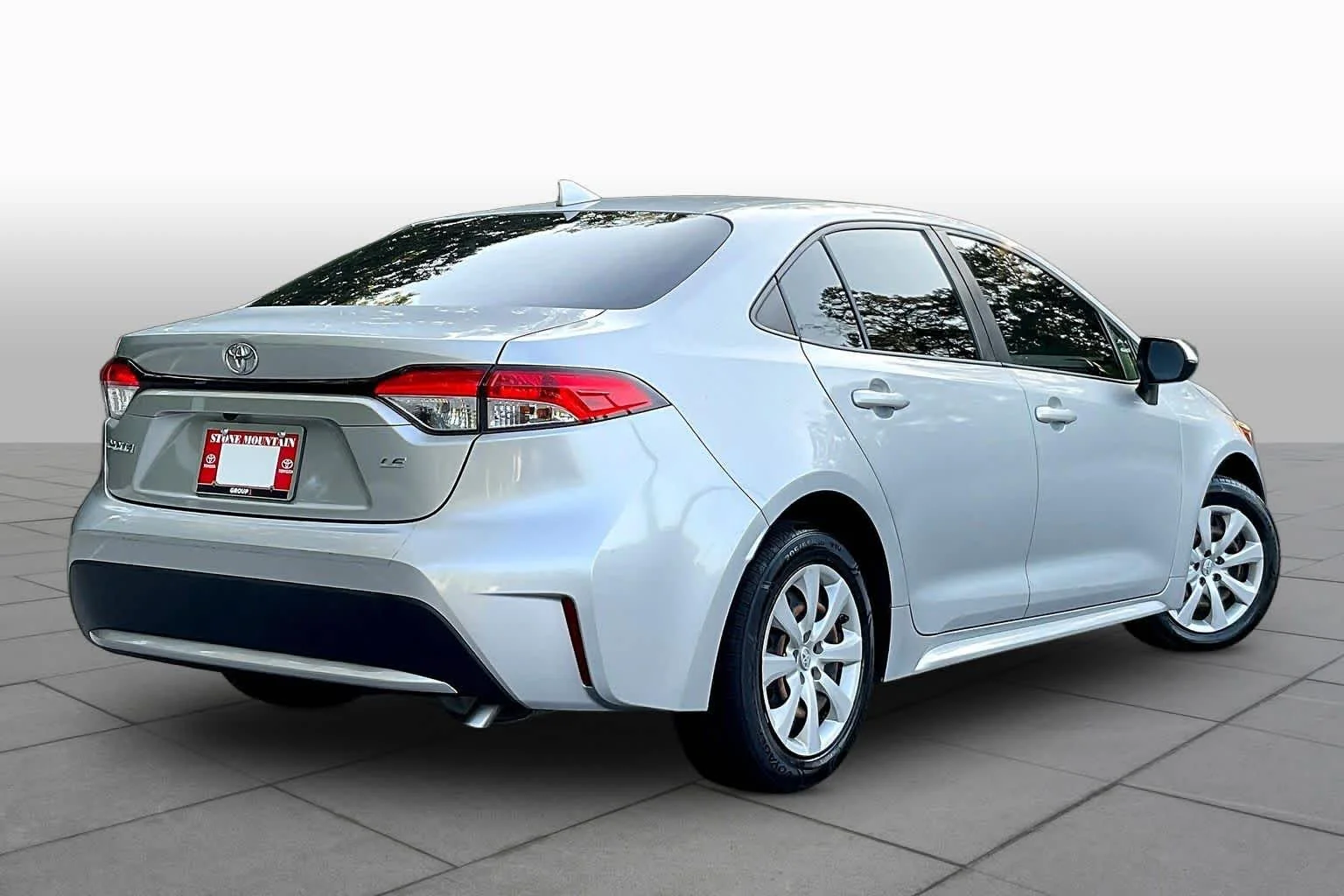 Certified Used 2022 Classic Silver Metallic Toyota LE image 13