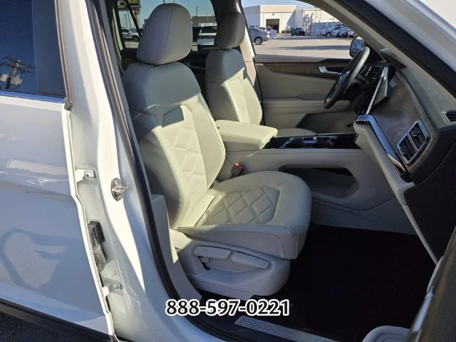 Certified Used 2024 Pure White Volkswagen 2.0T SE W/TECHNOLOGY image 20
