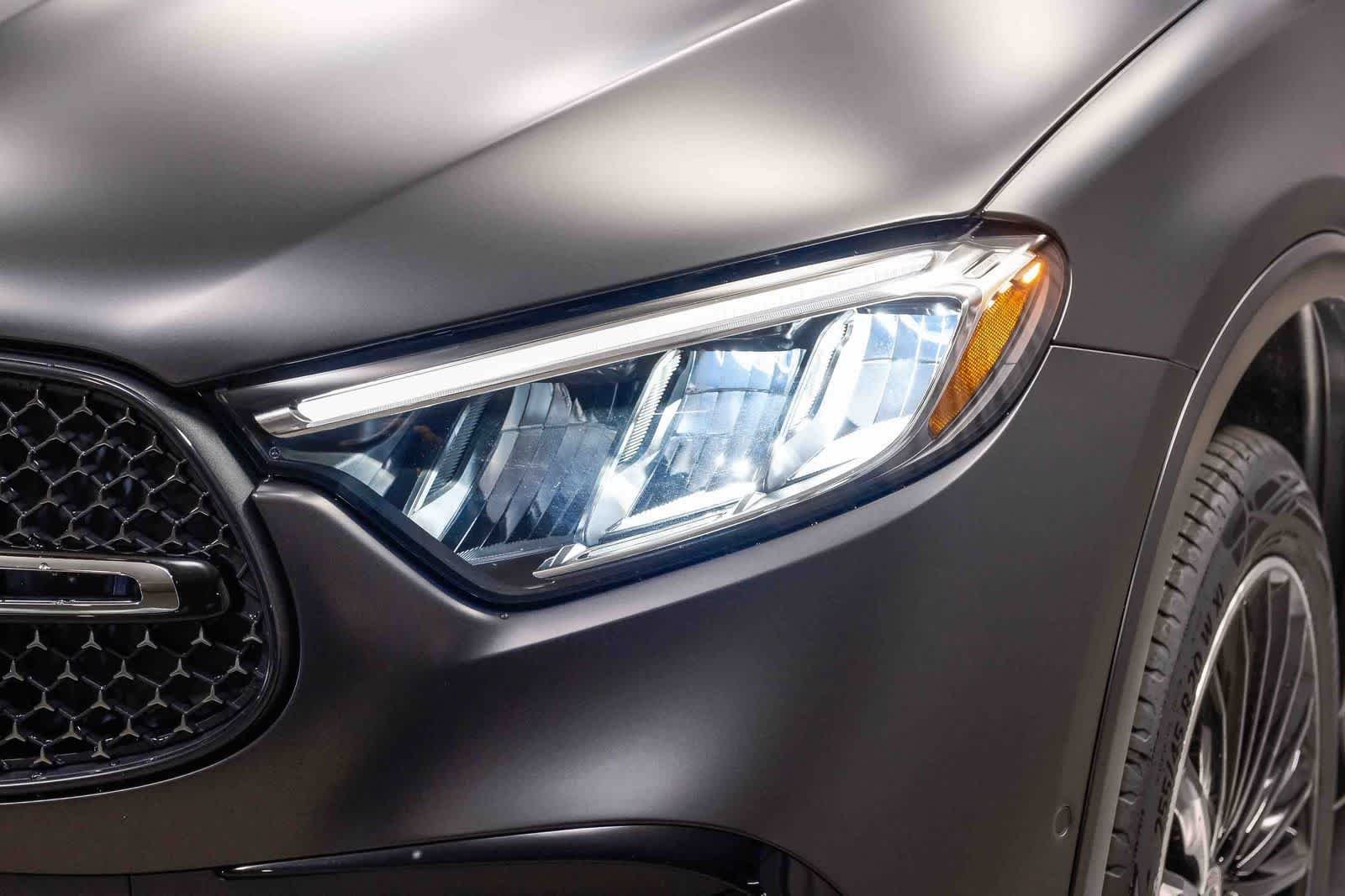 New 2026 MANUFAKTUR exclusive graphite grey magno Mercedes-Benz GLC 300 image 53