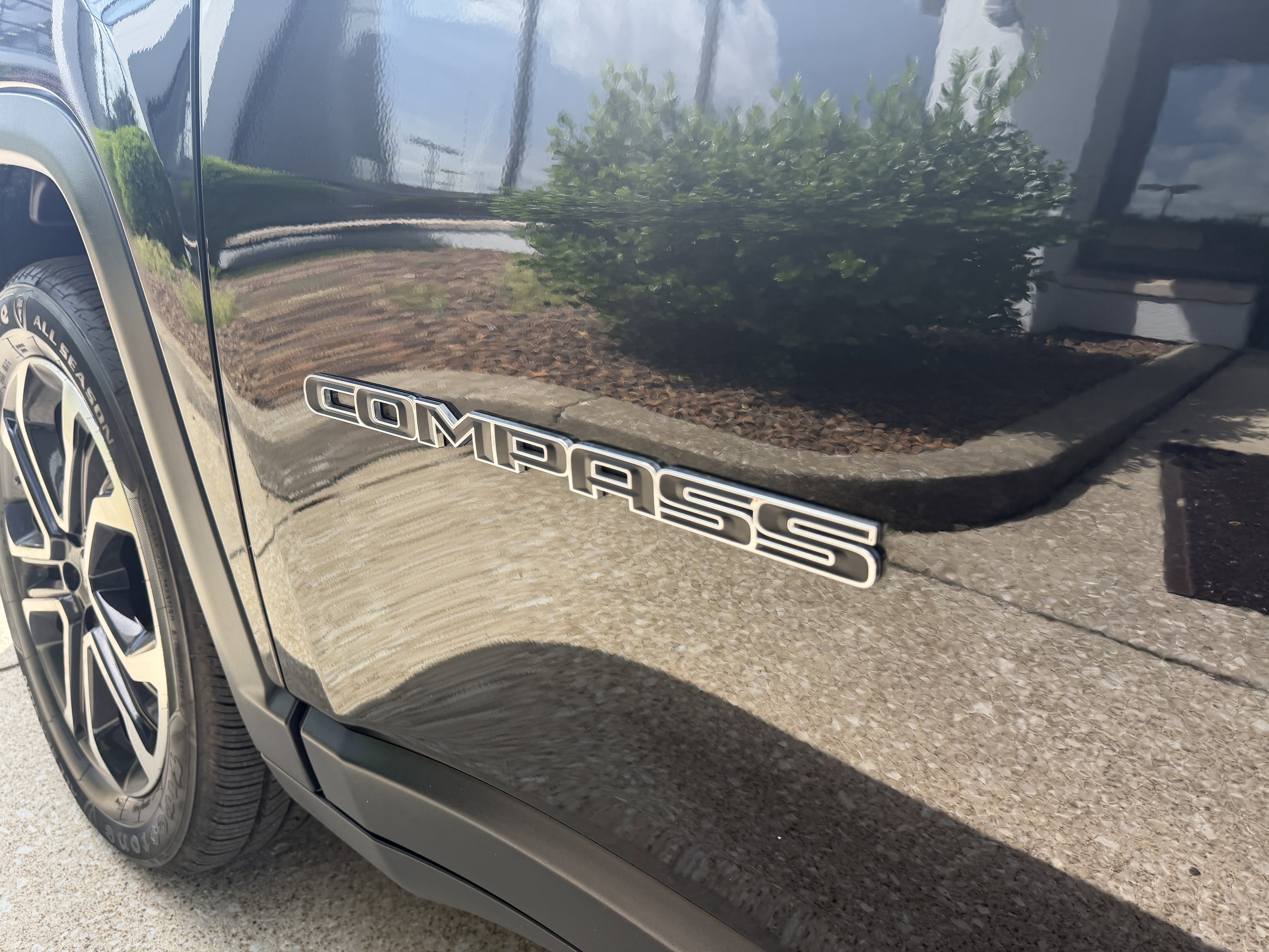 Used 2022 Diamond Black Crystal Pearlcoat Jeep Limited image 16