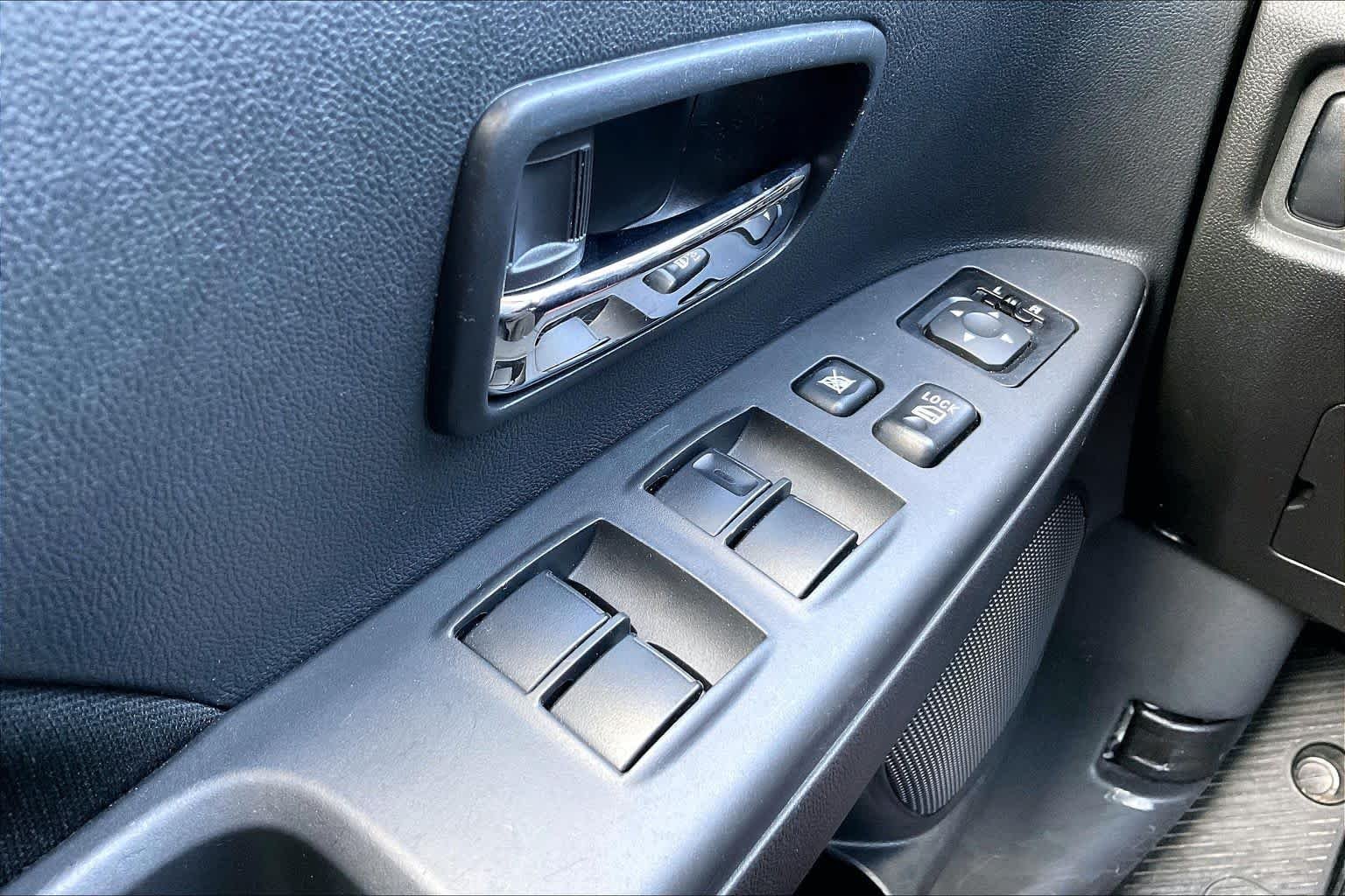 Used 2025 Alloy Silver Metallic Mitsubishi ES image 34