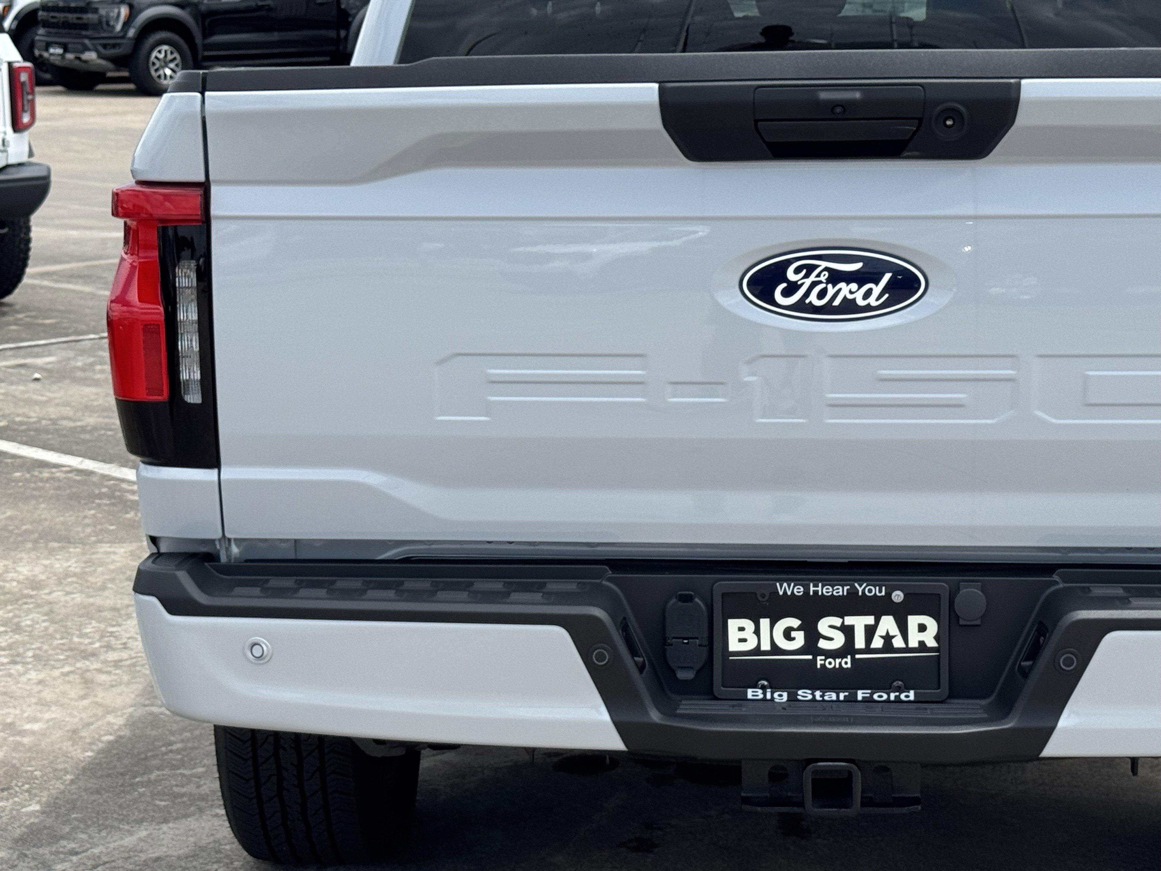 2025 Ford F-150 Lightning Flash - Photo 10