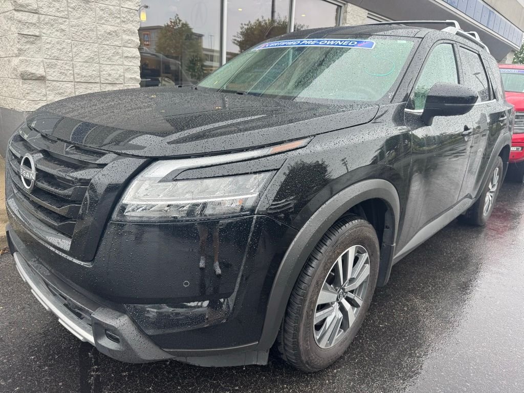 2023 Nissan Pathfinder SL 4WD's photo