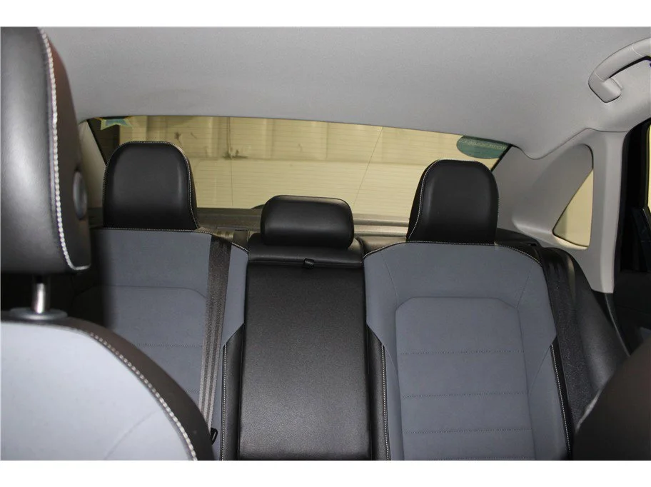 2025 Volkswagen Jetta SE - Photo 24