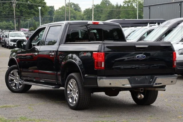 Used 2019 Black Metallic Ford Lariat image 8