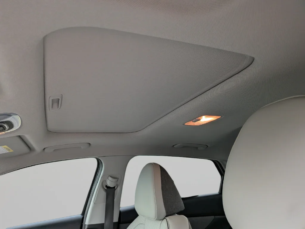 Used 2023 Black Hyundai Limited image 19