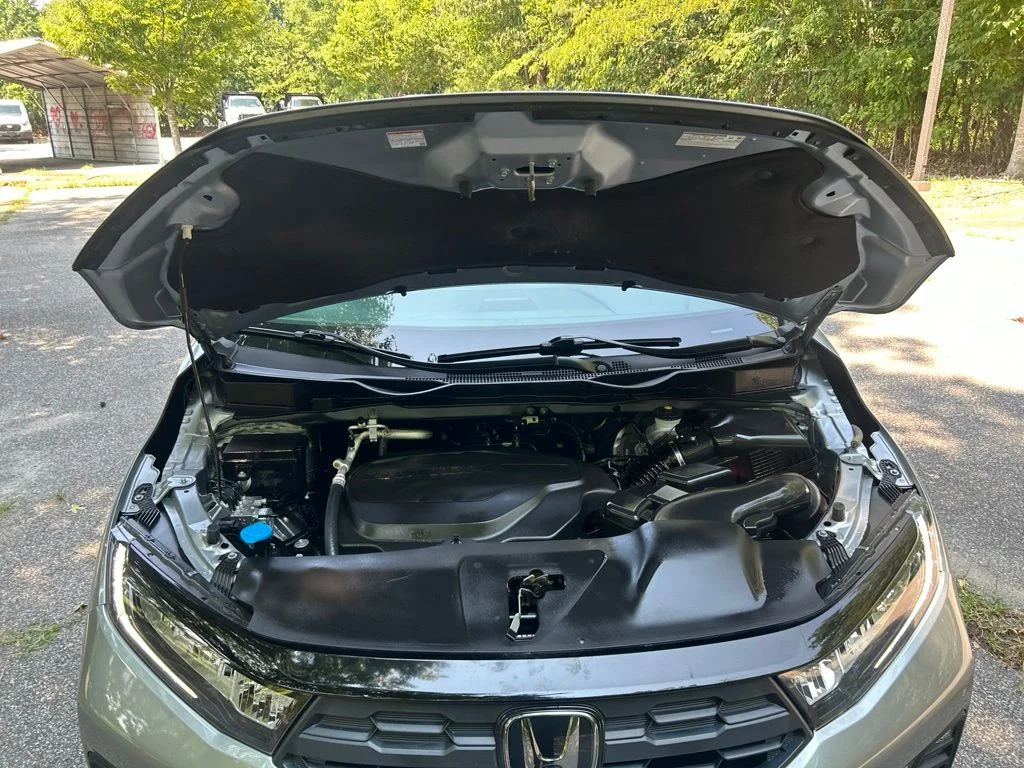 Used 2025 Black Honda EX-L image 11