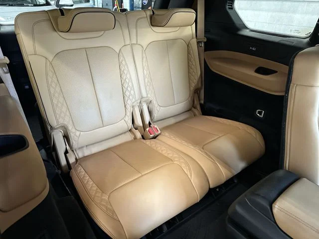 Used 2024 White Jeep Summit image 25