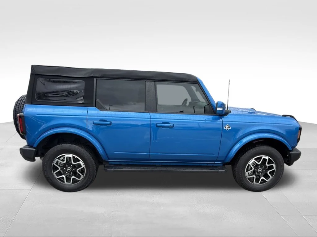 Used 2024 Blue Ford Outer Banks image 8