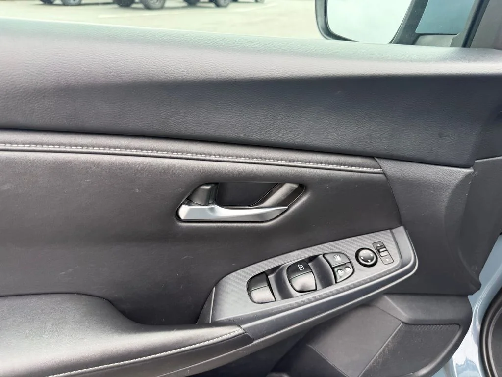 Used 2024 Gray Nissan SV image 5