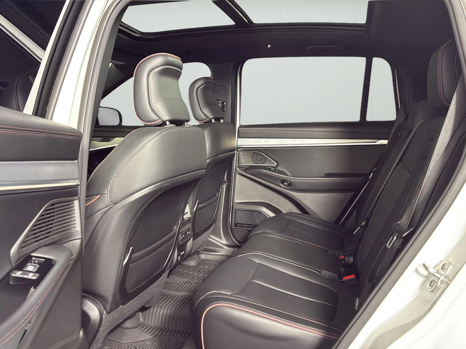 Used 2024 Bright White Clearcoat Jeep Launch Edition image 17