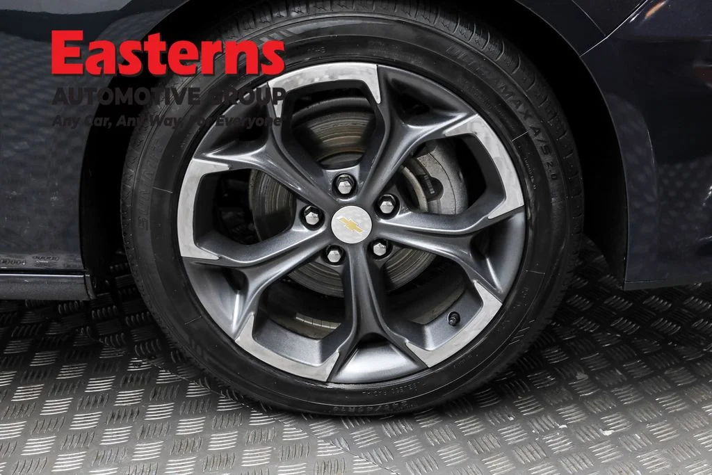 Used 2023 Gray Chevrolet LT image 30