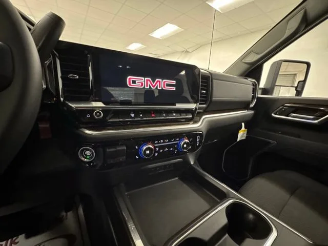 New 2026 Summit White GMC SLE image 17