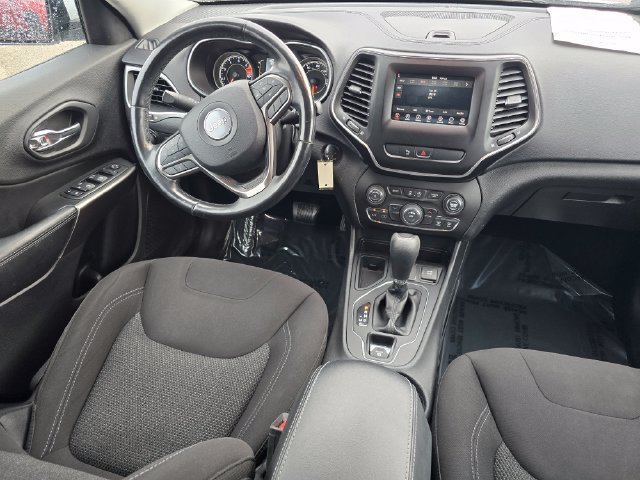 Used 2020 Bright White Clearcoat Jeep Latitude image 31