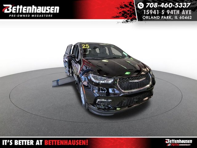Pre-Owned 2025 Chrysler Pacifica Mobliity- Braunability - XI 4D Passenger Van