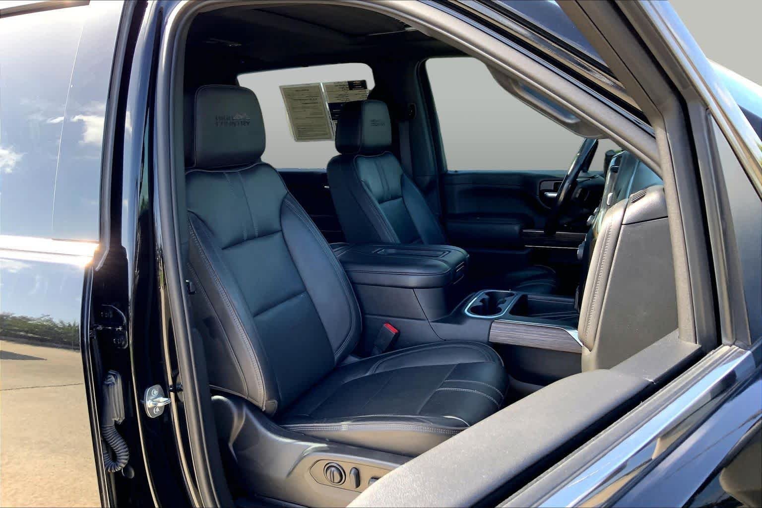 Used 2022 Black Chevrolet High Country image 17
