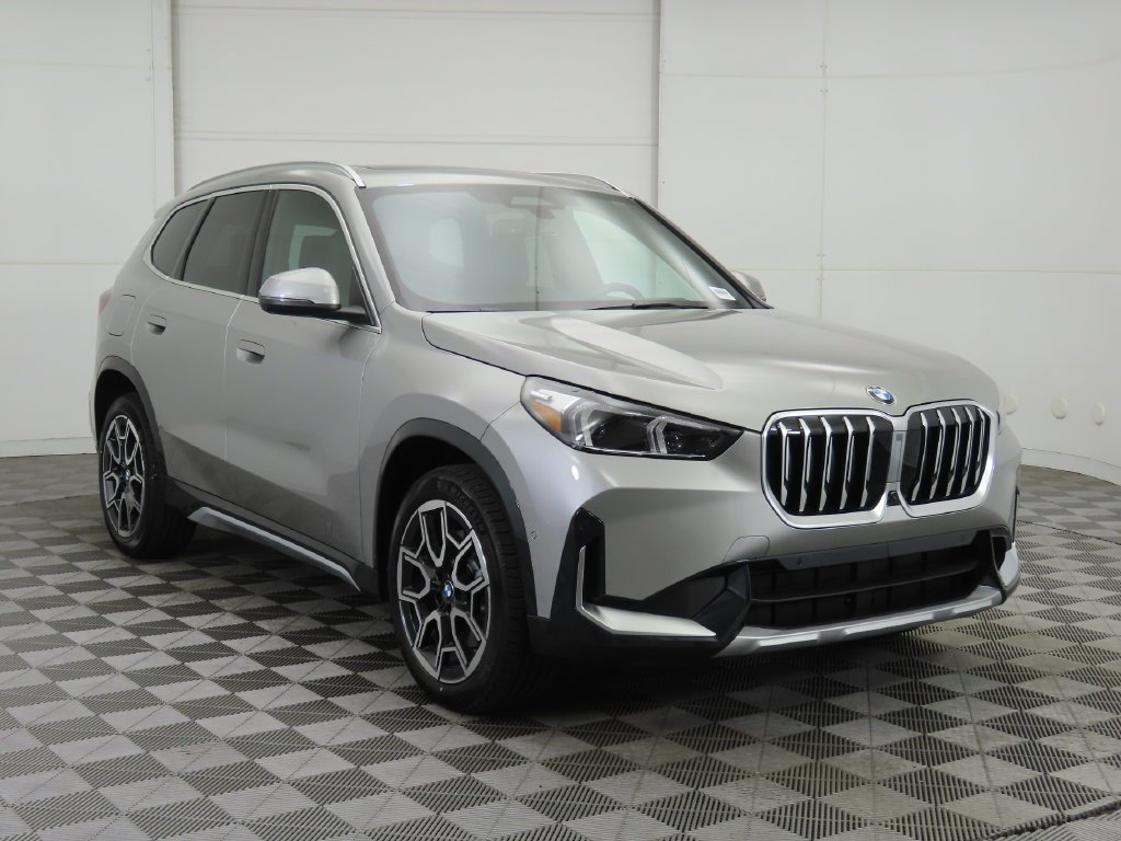 Certified Used 2026 Silver Metallic BMW xDrive28i image 4