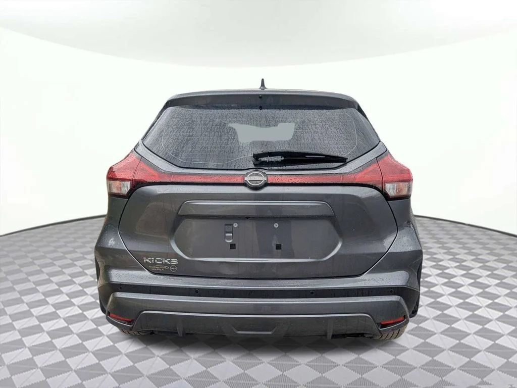 Used 2024 Gray Nissan S image 3