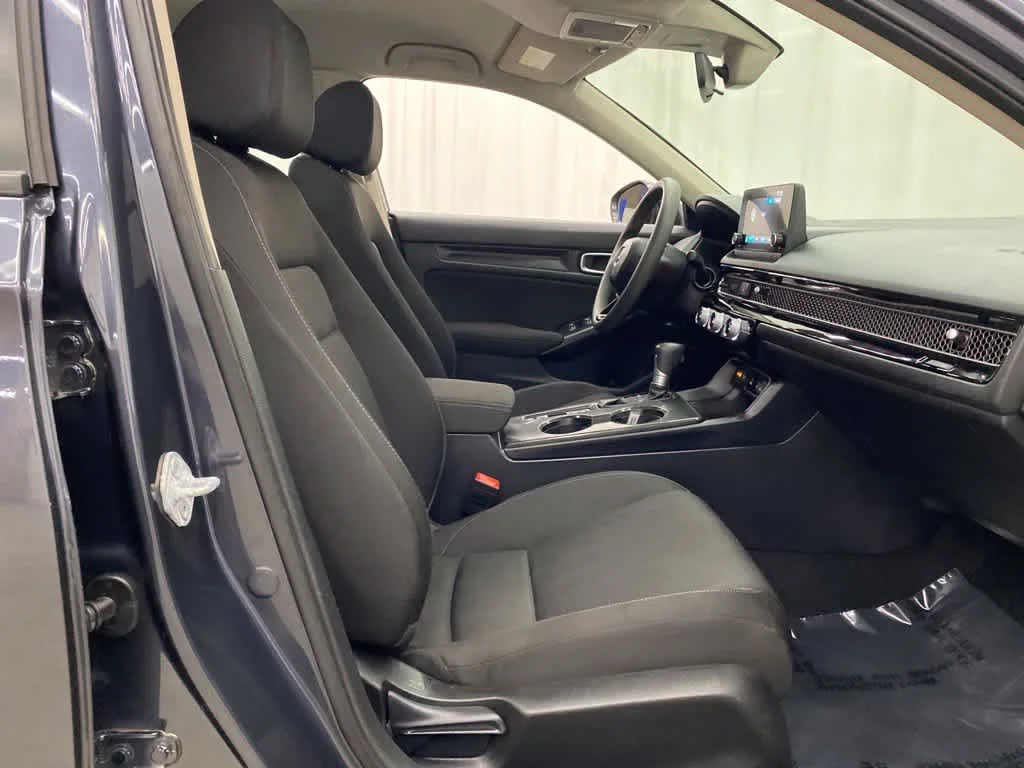 Used 2025  Honda LX image 18