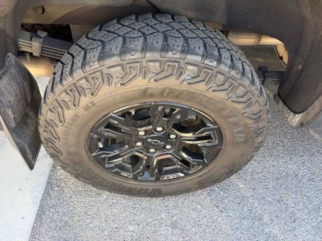 Used 2022 Black Chevrolet ZR2 image 5