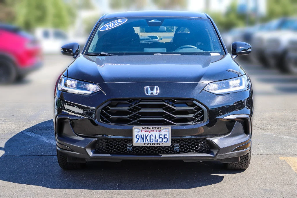 Used 2025  Honda Sport image 2