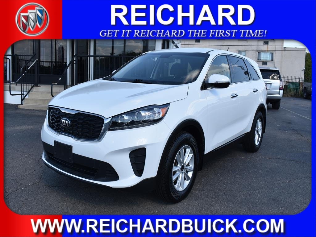 2019 Kia Sorento LX AT's photo