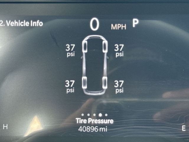 Used 2023 Silver Jeep Altitude image 15