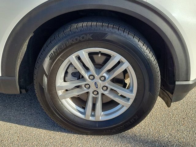 Used 2023 White Metallic Ford XLT image 7